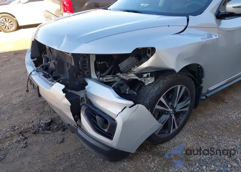 2018 Nissan Pathfinder Platinum z USA, uszkodzony, nr VIN 5N1DR2MM4JC613265